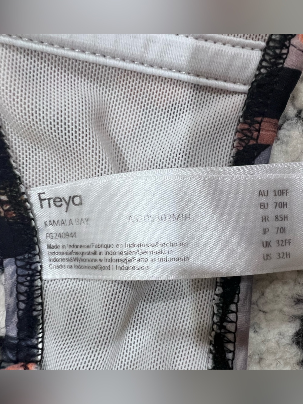 Freya Two Piece - Picture 9 of 10